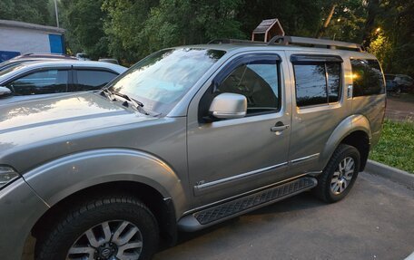 Nissan Pathfinder, 2010 год, 1 350 000 рублей, 1 фотография