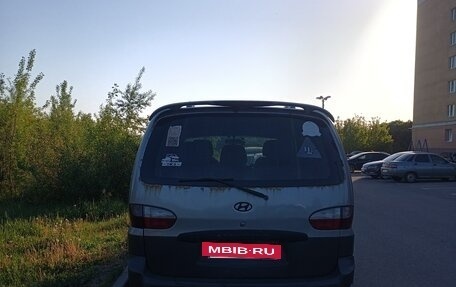 Hyundai Starex I рестайлинг, 2005 год, 650 000 рублей, 3 фотография