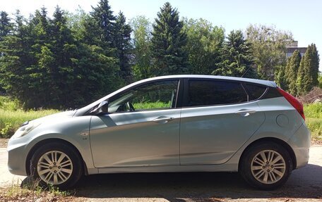 Hyundai Solaris II рестайлинг, 2011 год, 650 000 рублей, 6 фотография