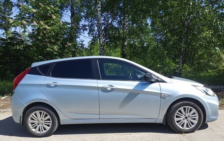Hyundai Solaris II рестайлинг, 2011 год, 650 000 рублей, 5 фотография