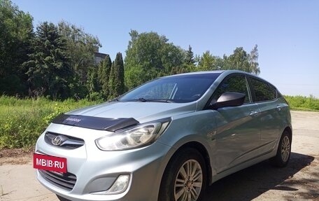 Hyundai Solaris II рестайлинг, 2011 год, 650 000 рублей, 2 фотография