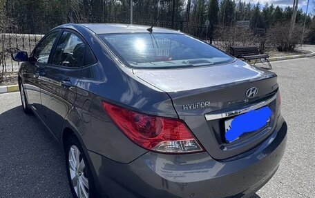 Hyundai Solaris II рестайлинг, 2011 год, 720 000 рублей, 1 фотография