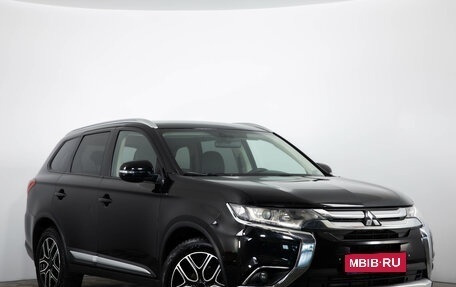 Mitsubishi Outlander III рестайлинг 3, 2016 год, 1 999 000 рублей, 1 фотография