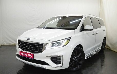 KIA Carnival III, 2018 год, 2 950 000 рублей, 1 фотография