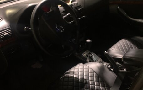 Toyota Avensis III рестайлинг, 2004 год, 550 000 рублей, 6 фотография
