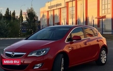 Opel Astra J, 2010 год, 1 050 000 рублей, 11 фотография