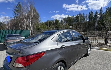 Hyundai Solaris II рестайлинг, 2011 год, 720 000 рублей, 2 фотография