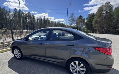 Hyundai Solaris II рестайлинг, 2011 год, 720 000 рублей, 5 фотография