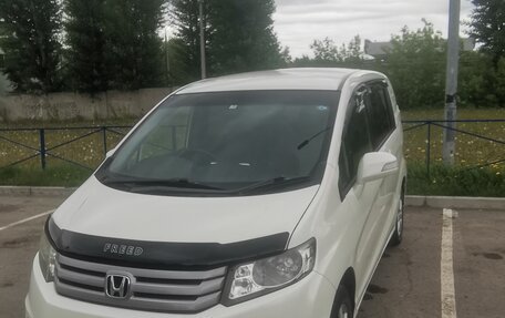 Honda Freed I, 2012 год, 1 050 000 рублей, 6 фотография