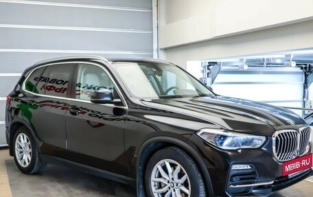BMW X5, 2019 год, 6 350 000 рублей, 3 фотография