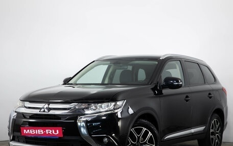 Mitsubishi Outlander III рестайлинг 3, 2016 год, 1 999 000 рублей, 4 фотография