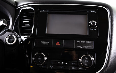 Mitsubishi Outlander III рестайлинг 3, 2016 год, 1 999 000 рублей, 21 фотография