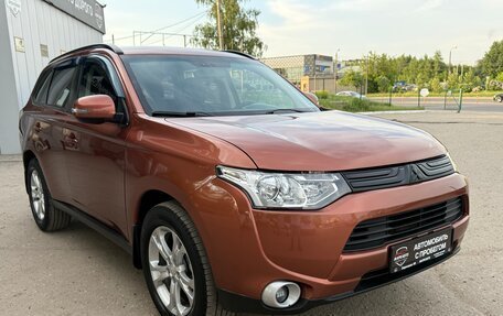 Mitsubishi Outlander III рестайлинг 3, 2012 год, 1 365 000 рублей, 4 фотография