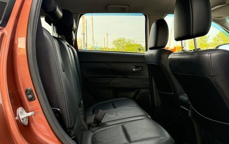 Mitsubishi Outlander III рестайлинг 3, 2012 год, 1 365 000 рублей, 13 фотография