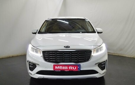 KIA Carnival III, 2018 год, 2 950 000 рублей, 2 фотография