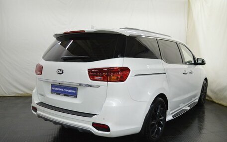 KIA Carnival III, 2018 год, 2 950 000 рублей, 4 фотография