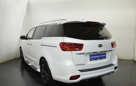 KIA Carnival III, 2018 год, 2 950 000 рублей, 6 фотография