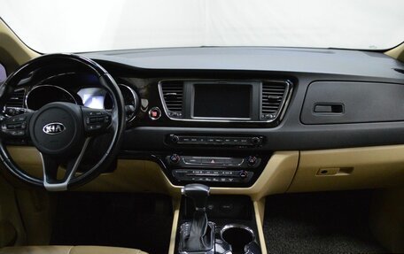 KIA Carnival III, 2018 год, 2 950 000 рублей, 14 фотография