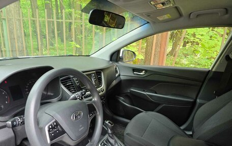 Hyundai Solaris II рестайлинг, 2018 год, 690 000 рублей, 3 фотография