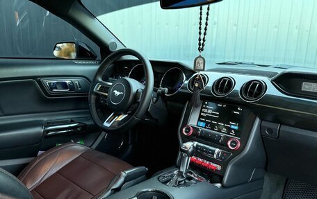 Ford Mustang VI рестайлинг, 2017 год, 2 999 000 рублей, 13 фотография