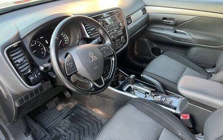 Mitsubishi Outlander III рестайлинг 3, 2017 год, 1 880 000 рублей, 11 фотография