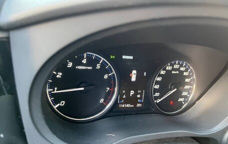 Mitsubishi Outlander III рестайлинг 3, 2017 год, 1 880 000 рублей, 13 фотография