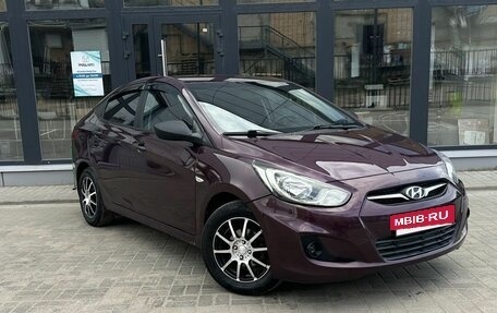 Hyundai Solaris II рестайлинг, 2013 год, 590 000 рублей, 2 фотография