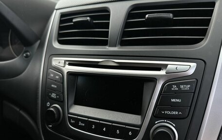 Hyundai Solaris II рестайлинг, 2013 год, 590 000 рублей, 17 фотография