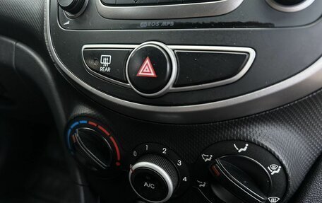 Hyundai Solaris II рестайлинг, 2013 год, 590 000 рублей, 18 фотография