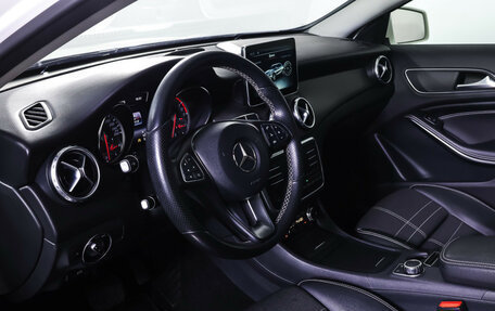 Mercedes-Benz GLA, 2016 год, 1 890 000 рублей, 15 фотография