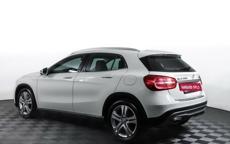 Mercedes-Benz GLA, 2016 год, 1 890 000 рублей, 7 фотография