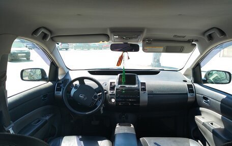 Toyota Prius, 2007 год, 775 000 рублей, 13 фотография