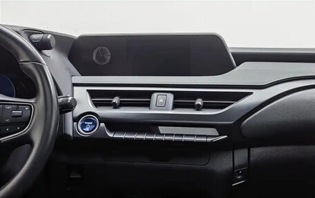 Lexus UX I, 2021 год, 3 500 000 рублей, 15 фотография