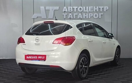 Opel Astra J, 2011 год, 749 000 рублей, 2 фотография