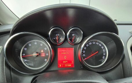 Opel Astra J, 2011 год, 749 000 рублей, 13 фотография