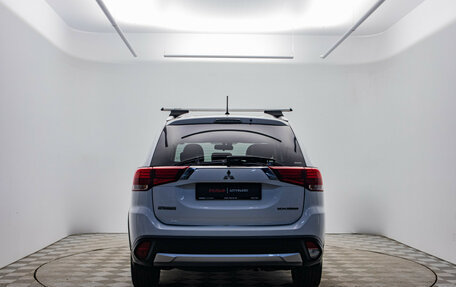 Mitsubishi Outlander III рестайлинг 3, 2015 год, 1 400 000 рублей, 6 фотография