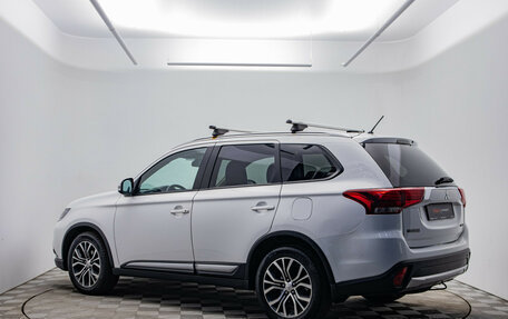 Mitsubishi Outlander III рестайлинг 3, 2015 год, 1 400 000 рублей, 7 фотография