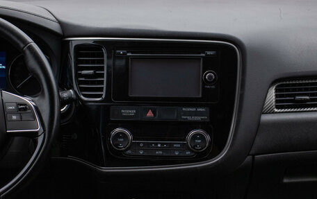Mitsubishi Outlander III рестайлинг 3, 2015 год, 1 400 000 рублей, 14 фотография