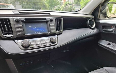 Toyota RAV4, 2015 год, 1 840 000 рублей, 13 фотография
