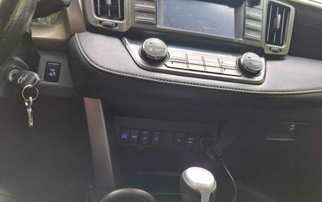 Toyota RAV4, 2015 год, 1 840 000 рублей, 29 фотография
