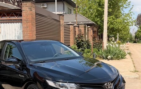 Toyota Camry, 2018 год, 2 250 000 рублей, 10 фотография