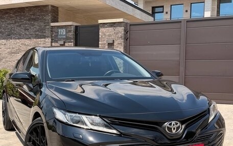 Toyota Camry, 2018 год, 2 250 000 рублей, 2 фотография