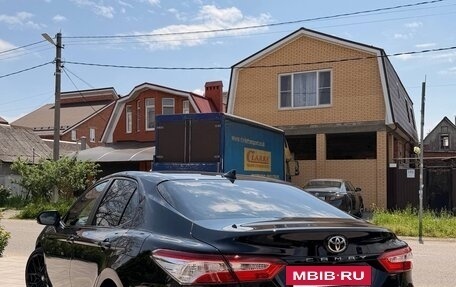 Toyota Camry, 2018 год, 2 250 000 рублей, 7 фотография
