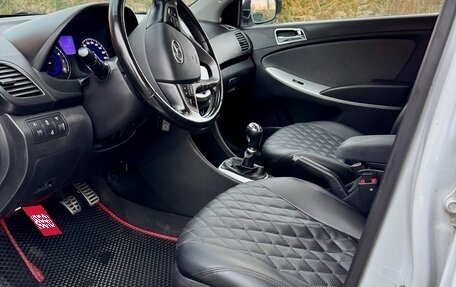 Hyundai Solaris II рестайлинг, 2011 год, 810 000 рублей, 5 фотография