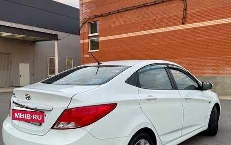 Hyundai Solaris II рестайлинг, 2011 год, 810 000 рублей, 3 фотография