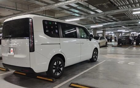 Honda Stepwgn, 2022 год, 3 550 000 рублей, 3 фотография