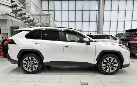 Toyota RAV4, 2019 год, 2 850 000 рублей, 5 фотография