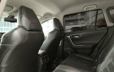Toyota RAV4, 2019 год, 2 850 000 рублей, 15 фотография