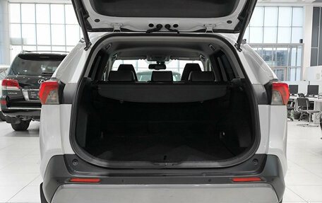 Toyota RAV4, 2019 год, 2 850 000 рублей, 12 фотография