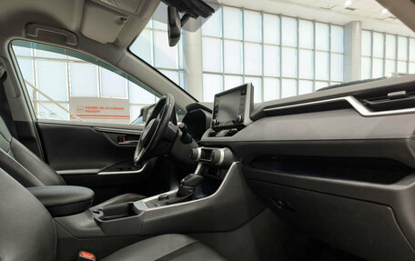 Toyota RAV4, 2019 год, 2 850 000 рублей, 13 фотография